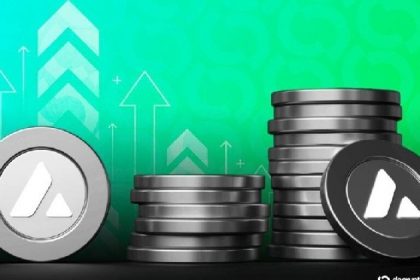 altcoins avax, hype, WLD, and Bitcoin fly near the nearest time