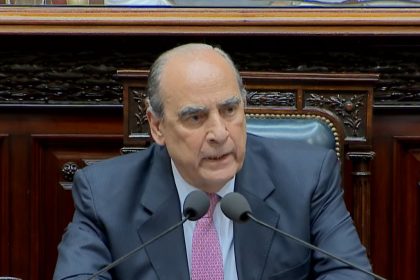 Argentine Minister Guillermo Francos is in debt after intervening in the Libra incident