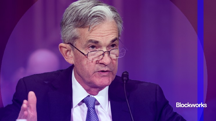 Is the Fed sitting in his hand at risking policy mistakes?